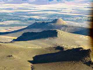 e Tumulus near Avanos